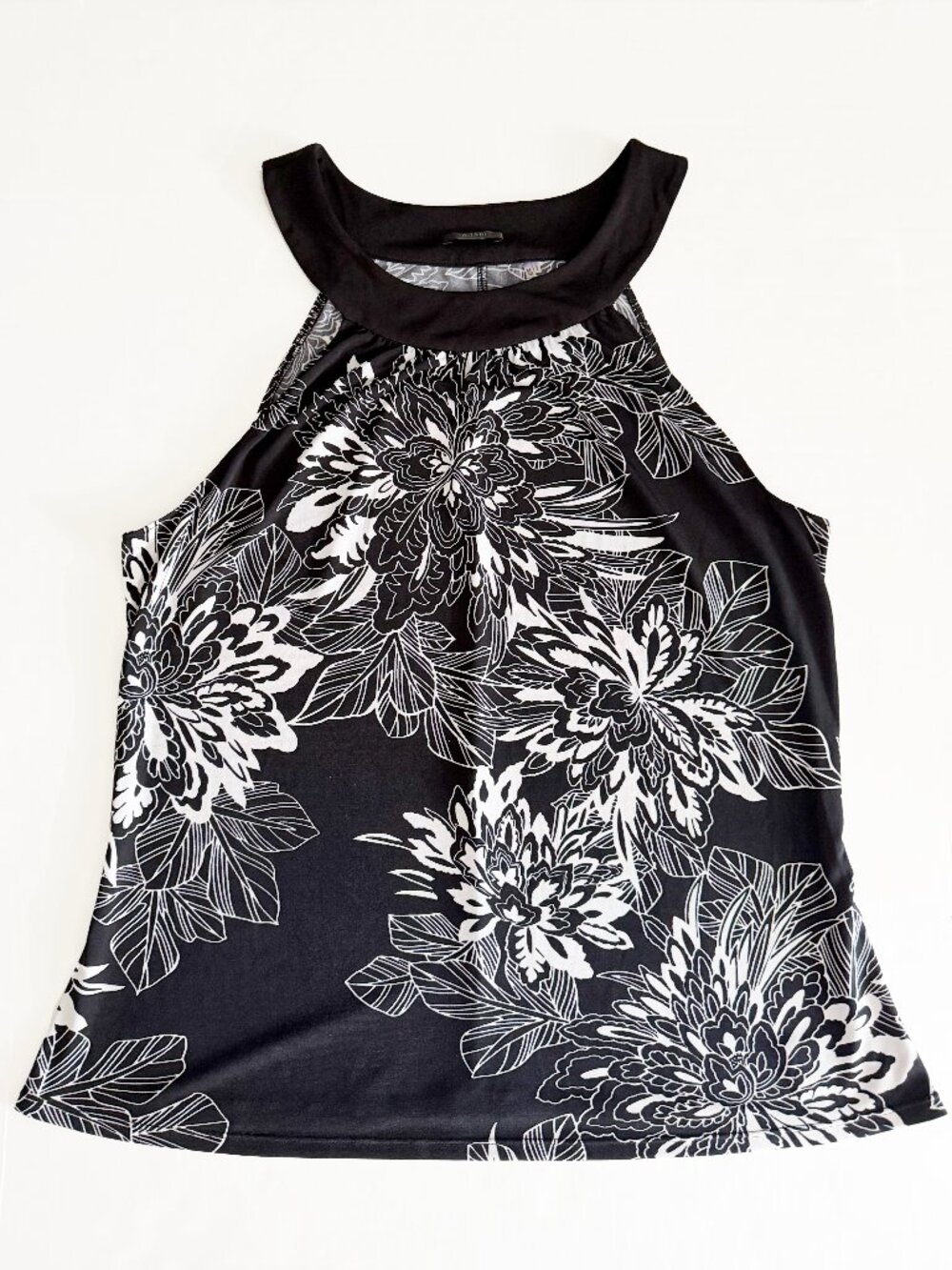Tahari Black & White Floral Halter Neck Tank Top Blouse Size M